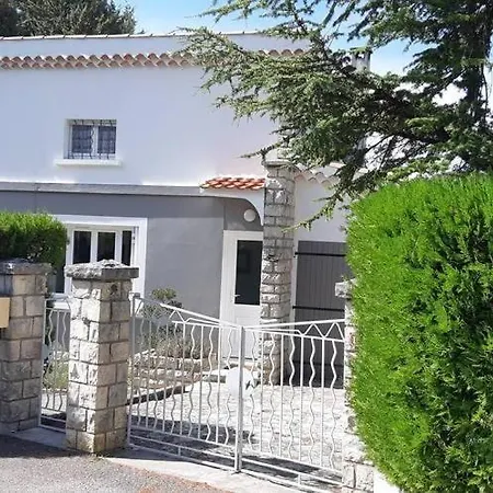 La Petite Provence Cruis